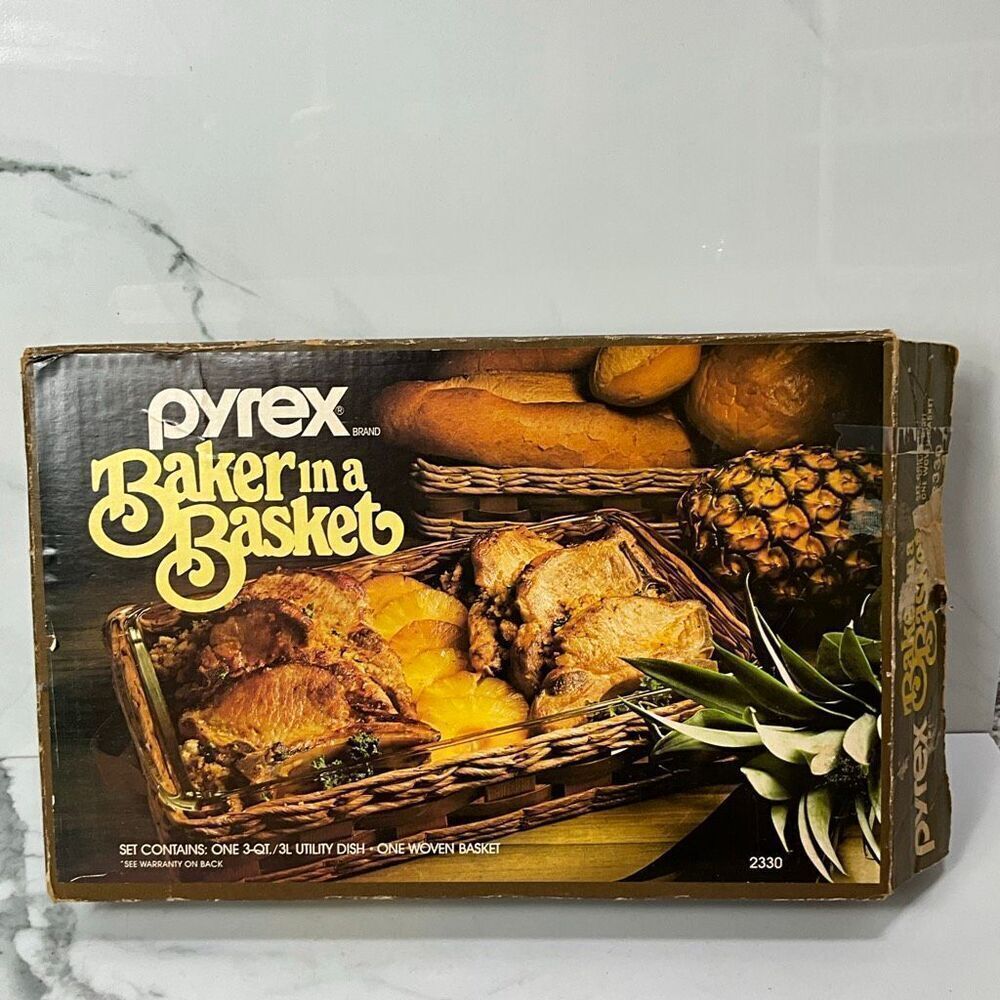 VINTAGE PYREX 9x13 Baker In A Basket Casserole Dish